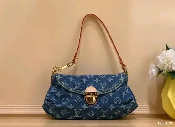 Affordable VUITTON HANDBAG LOUIS PLEATY 0629